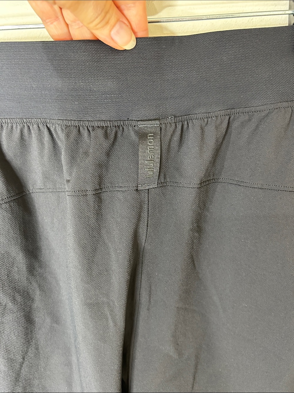 Lululemon License to Train High-Rise Pant
Black Size 10 - Picture 15 of 16